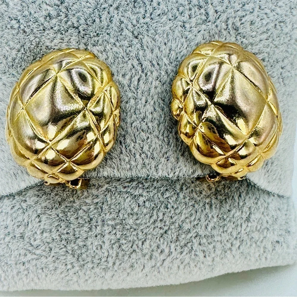 Vintage Gold Quilted Clip On Earrings, 80s Statement Button Jewelry Retro Glam